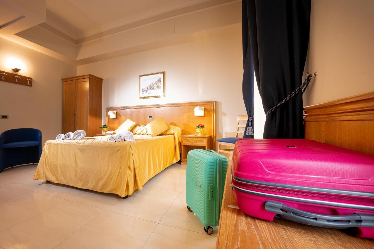 Hotel Sabbie D'Oro Джардіні-Наксос Екстер'єр фото