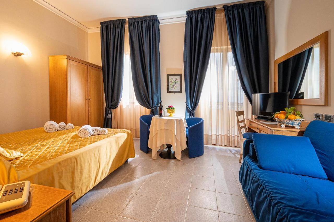 Hotel Sabbie D'Oro Джардіні-Наксос Екстер'єр фото